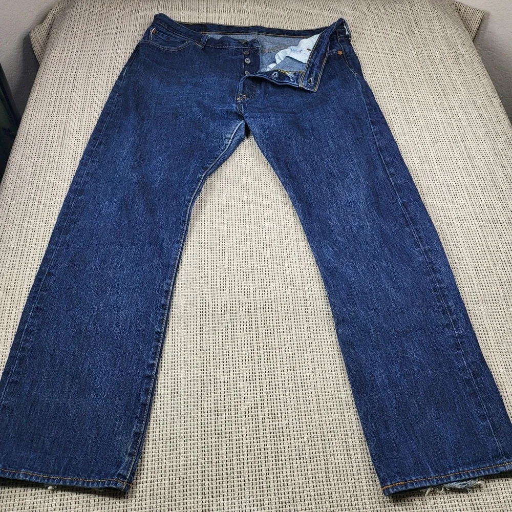 Levis 501 Jeans Mens 36x30‎ Blue Medium Wash Button Fly Straight Leg Denim Pants